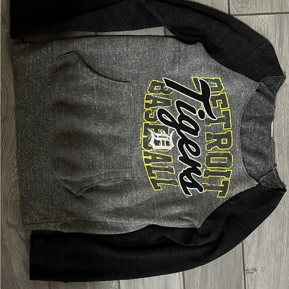 Detroit tigers sweater - Picture 2 of 2